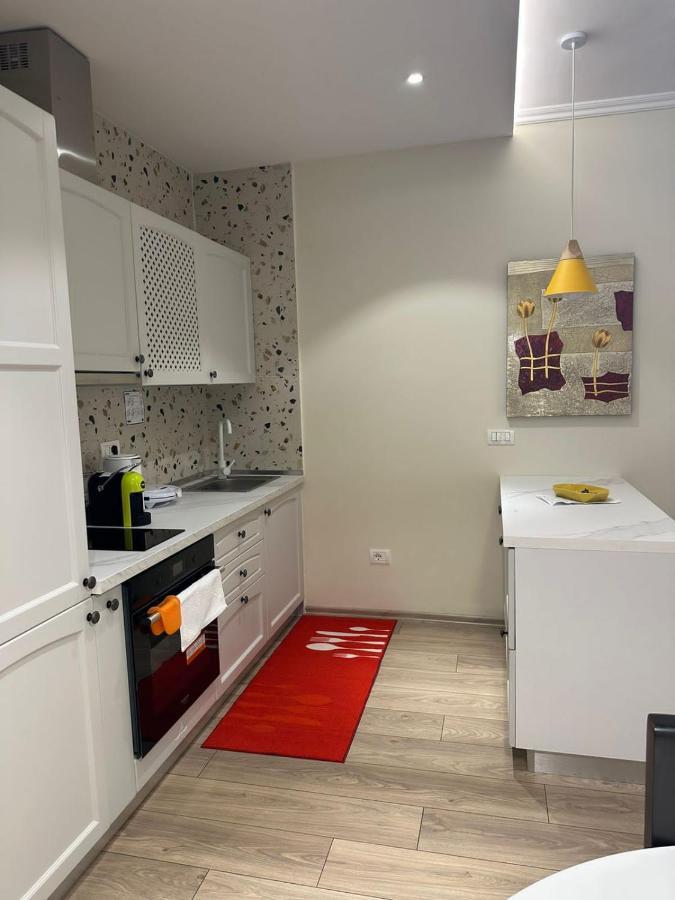Center Luxury Orange 9a * Tirana