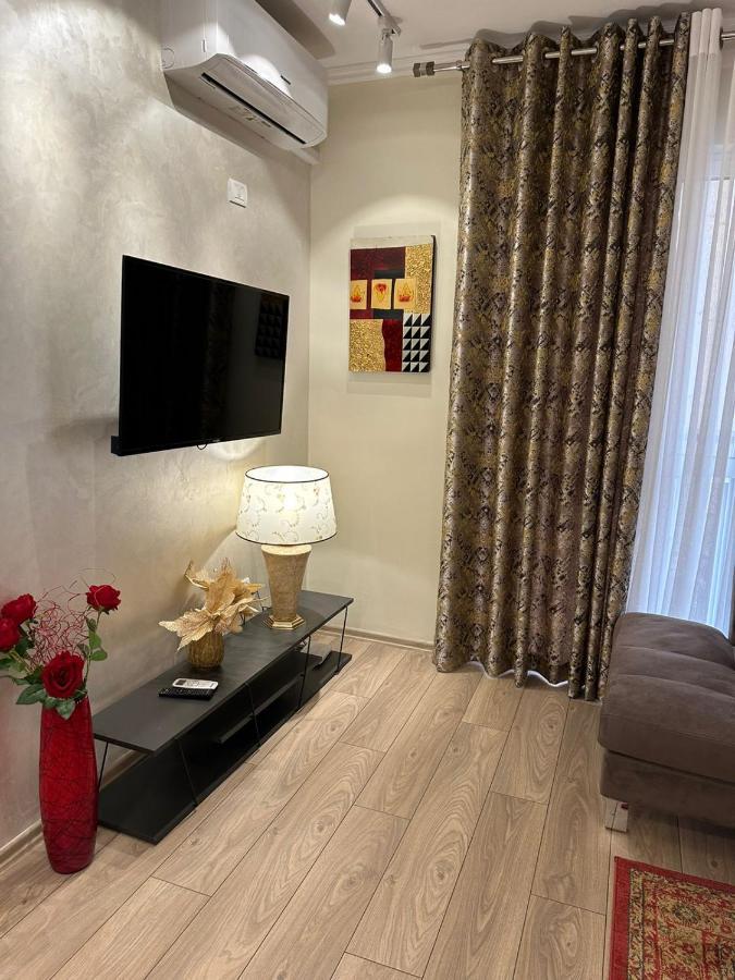 Apartment Center Luxury Orange 9a