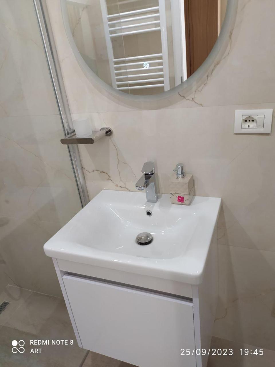 Center Luxury Orange 9a Apartment Tirana